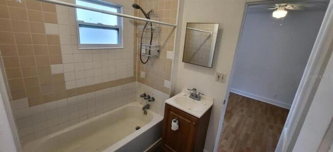 Foto del edificio - 912 Engman St