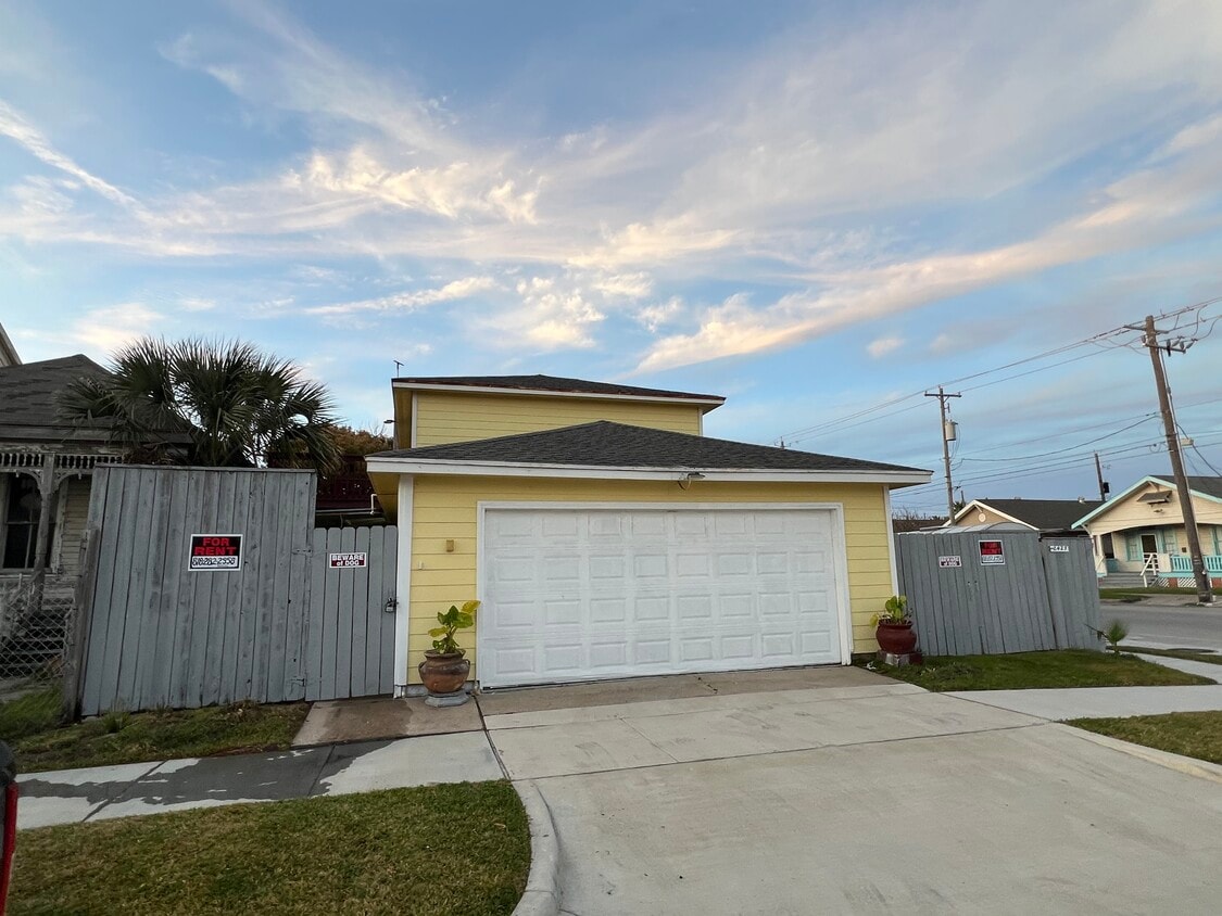 Photo - 2427 35th St (Galveston, TX)