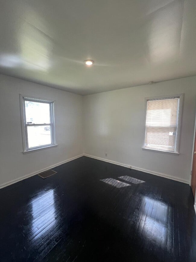 Foto del edificio - 329 W Pulaski St
