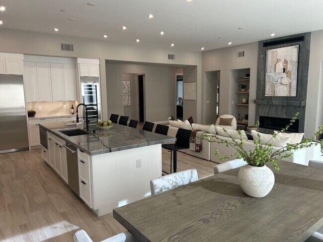 Building Photo - Fully Furnished Rancharrah Villa