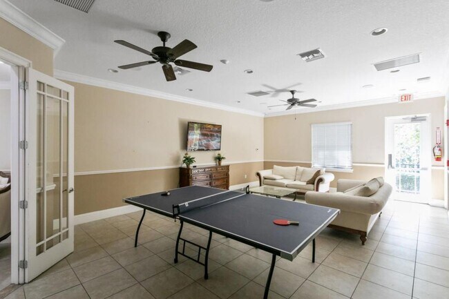 Foto del edificio - 8223 Roseville Blvd
