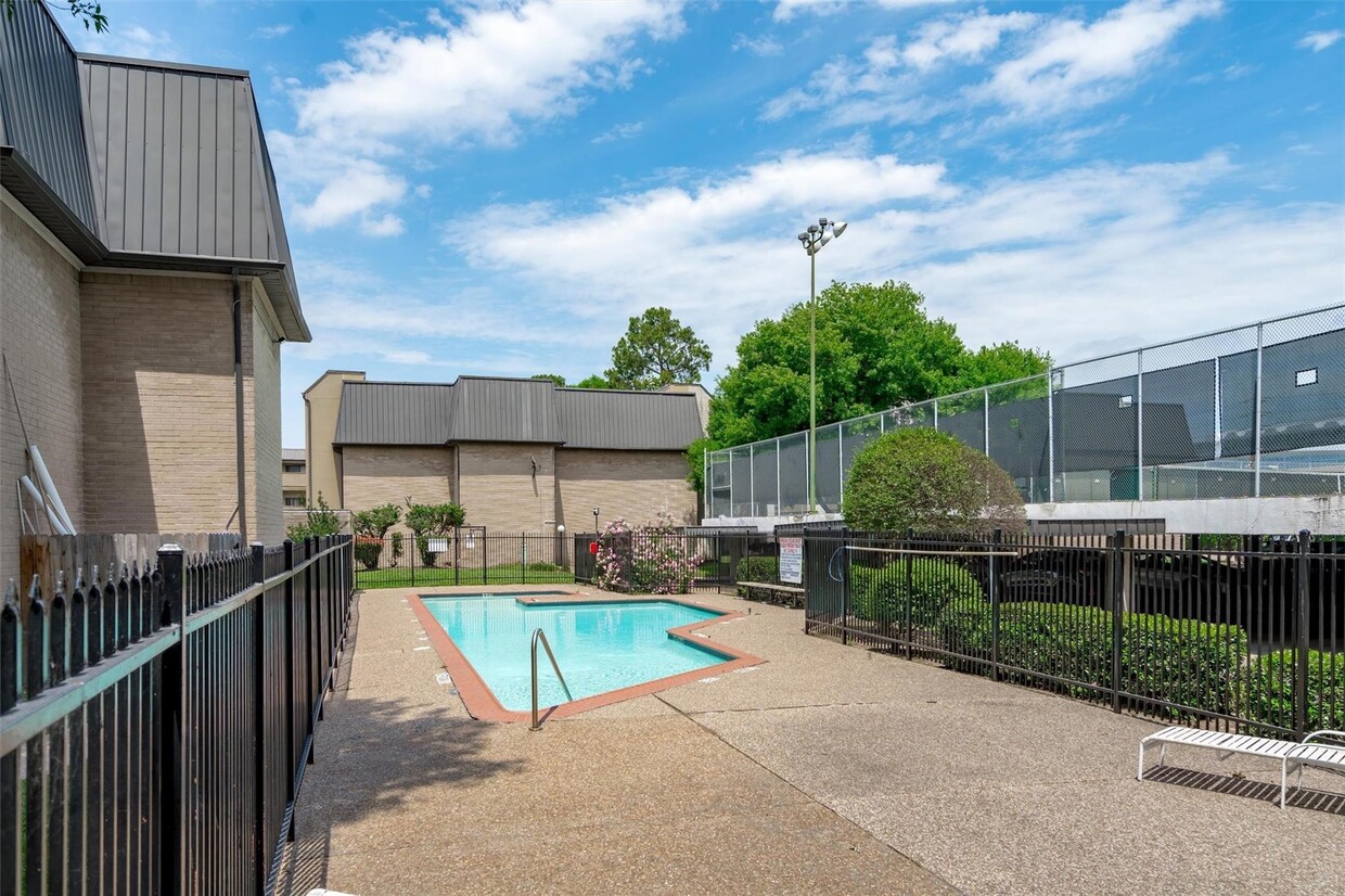 Foto principal - 8419 Hearth Dr