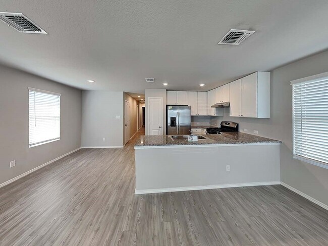 Foto del edificio - 5437 Verdugos Pl