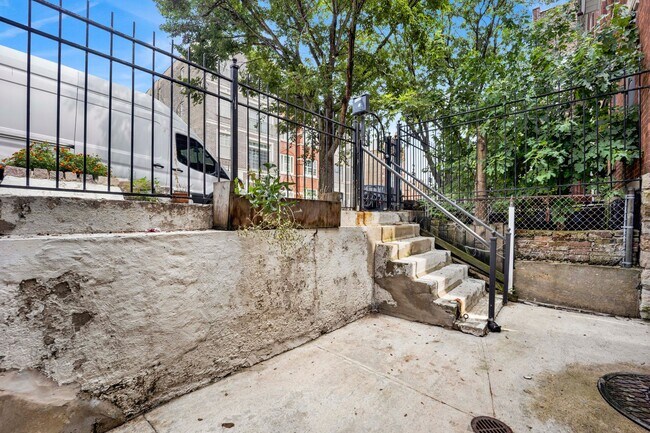 Foto del edificio - 1649 W 21st St