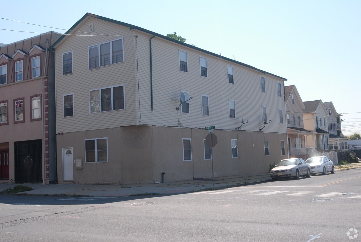 Building Photo - 81 1st St