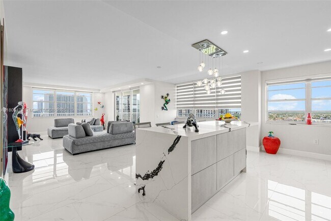 Foto del edificio - 2851 NE 183rd St