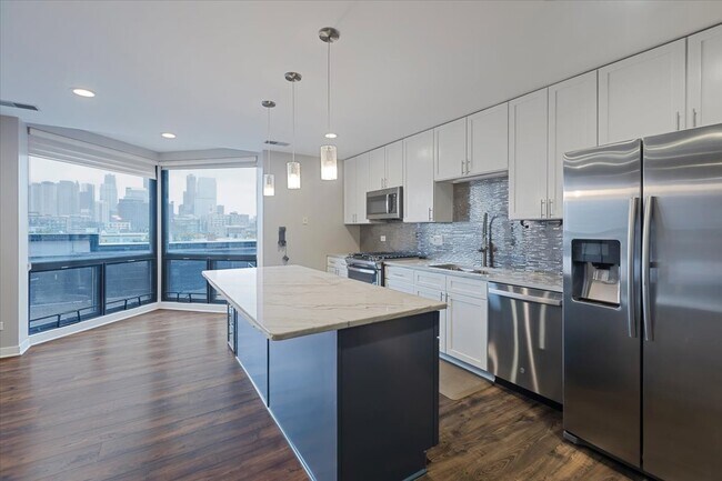 Foto del edificio - 222 S Racine Ave