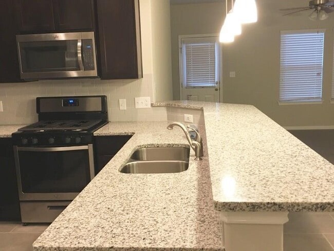 Building Photo - 2304 S Lakeline Blvd