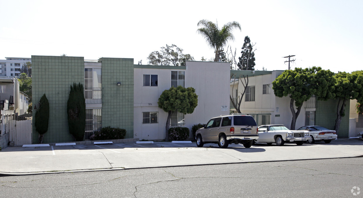 Building Photo - 4225 Altadena