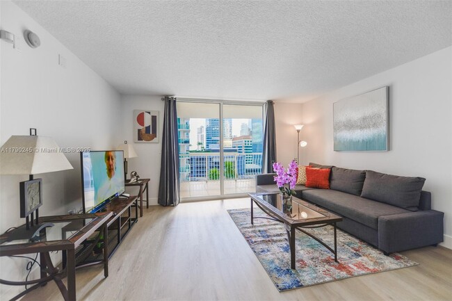Foto del edificio - 1200 Brickell Bay Dr