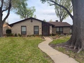 Building Photo - 2309 Richwood Dr