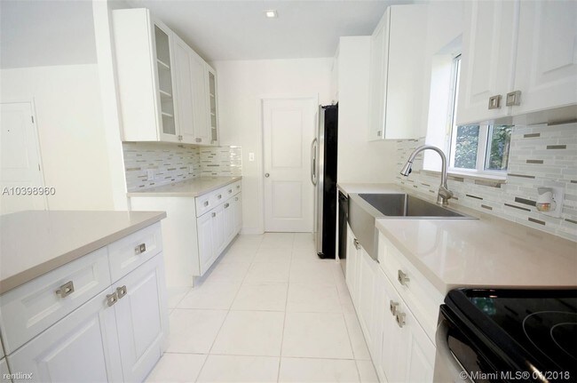 Building Photo - 3 br, 2 bath  - 4710 Ingraham Ter