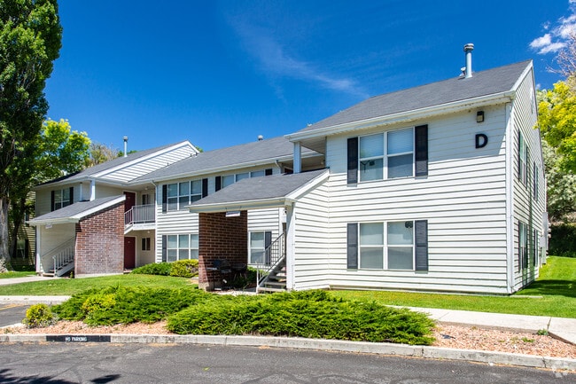 Building Photo - Parkway Apartments - Elko