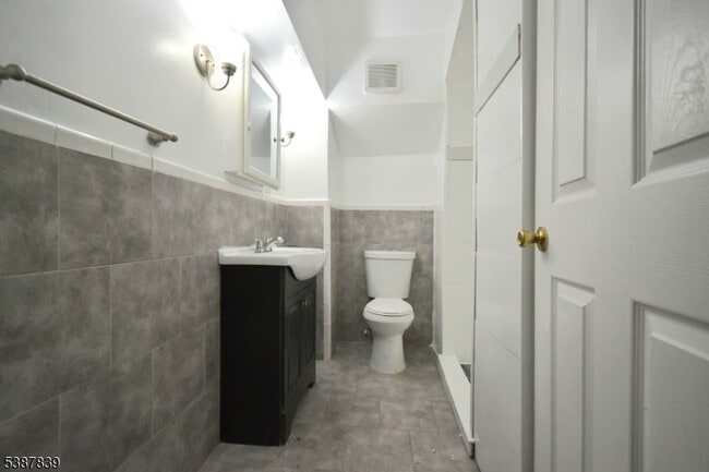 Foto del edificio - 148 Chancellor Ave
