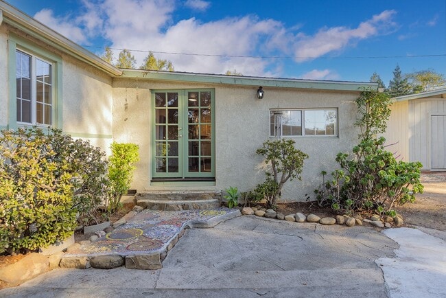 Building Photo - 11586 N Ventura Ave