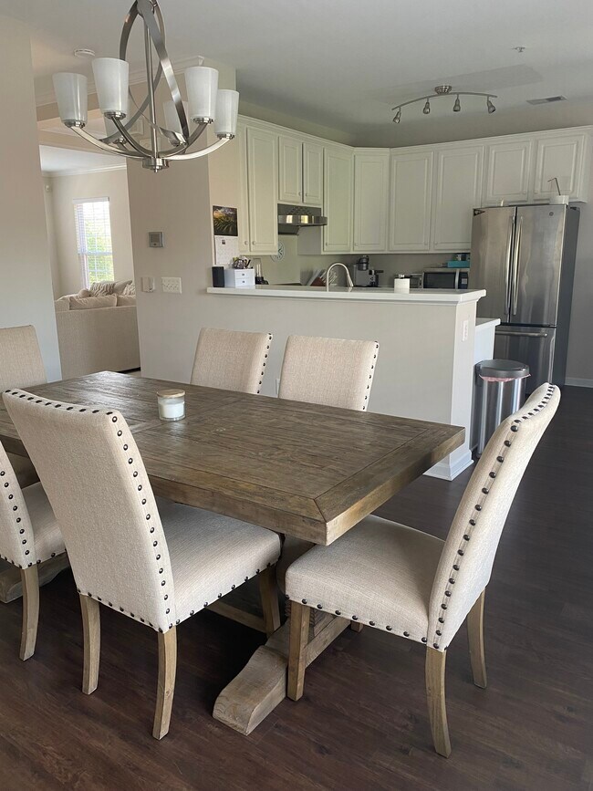 Foto del edificio - 1615B Hunting Creek Dr
