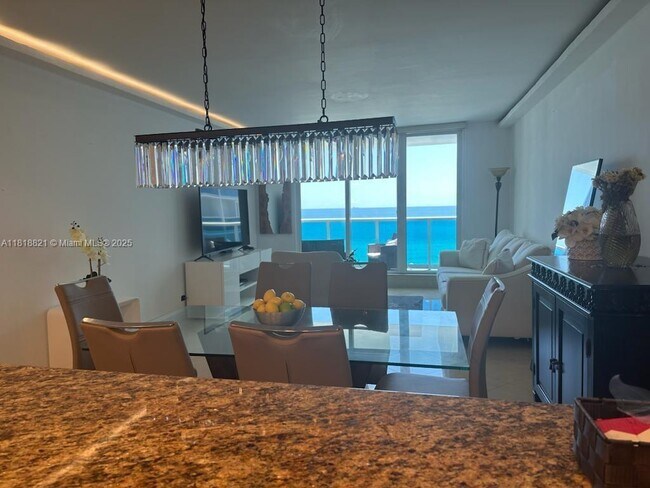 Foto del edificio - 2301 Collins Ave