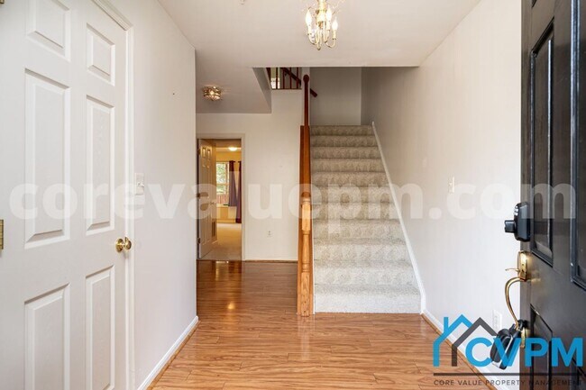 Foto del edificio - 2668 Streamview Dr