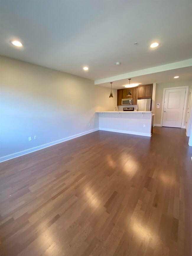 Building Photo - 100 Marshall St