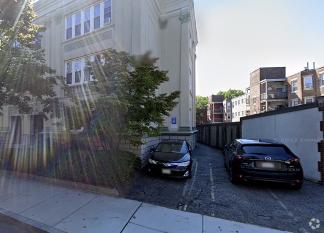 Building Photo - 76 Egmont St