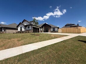 Building Photo - 8401 HazelWood Wy