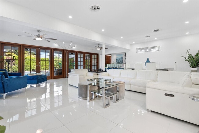 Foto del edificio - 440 N Rainbow Dr