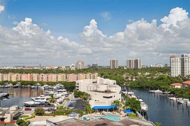 Foto del edificio - 19707 Turnberry Way