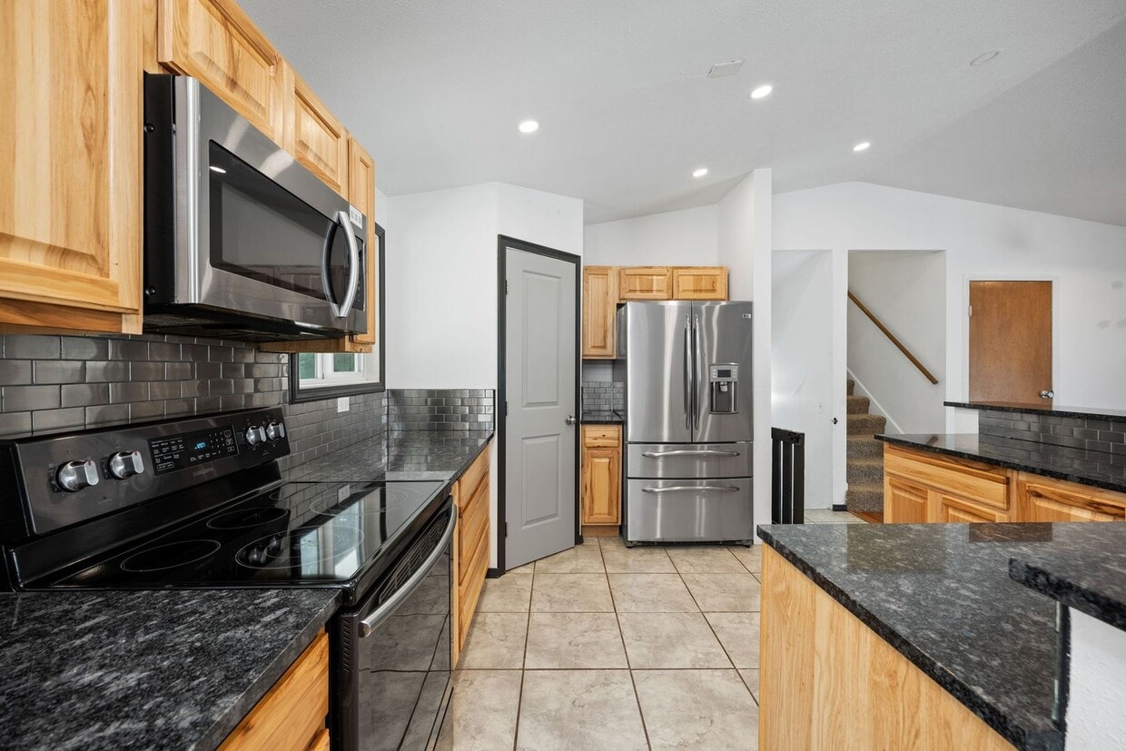 Foto principal - 14406 E 7th Ave