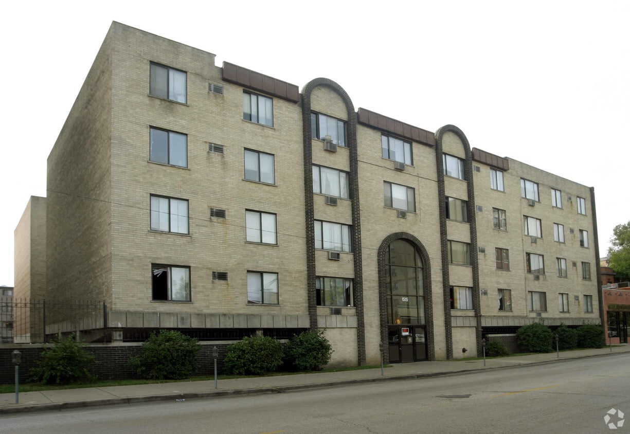 Building Photo - 1515 W Morse Ave