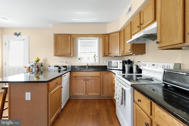 Foto del edificio - 2683 Edgemont St