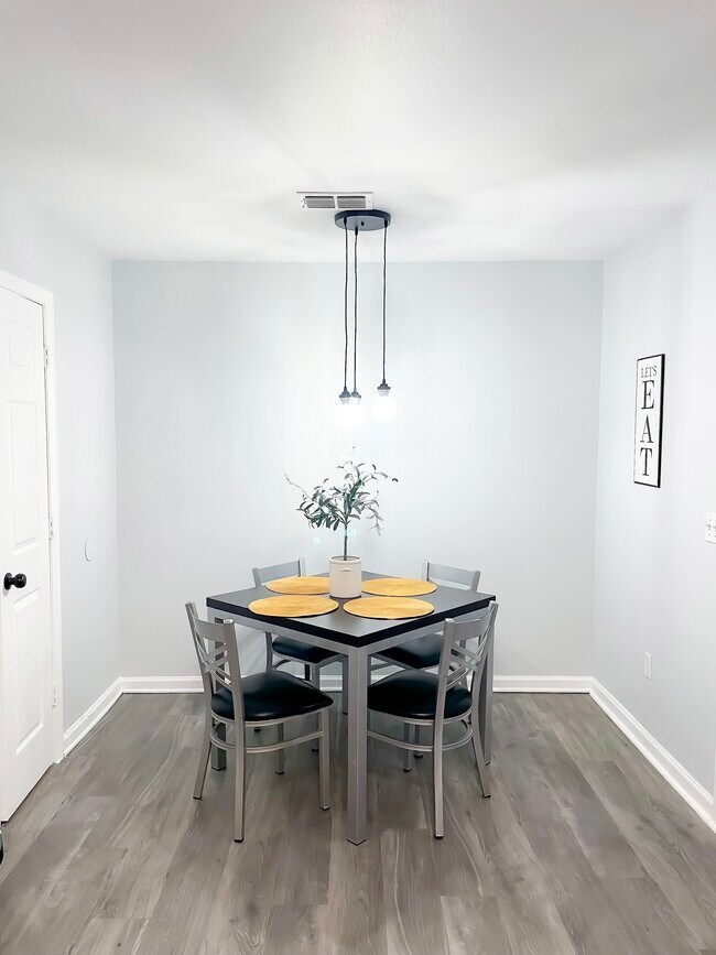 Foto del edificio - 2786 Westbrook Ct