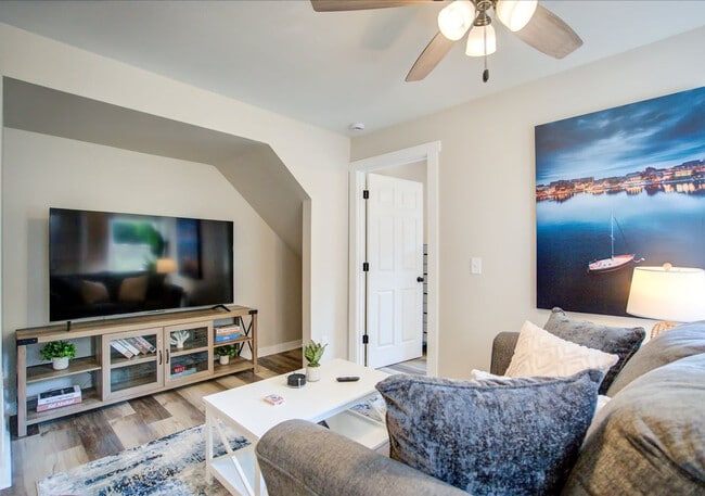 Building Photo - 156 Rodney Ct