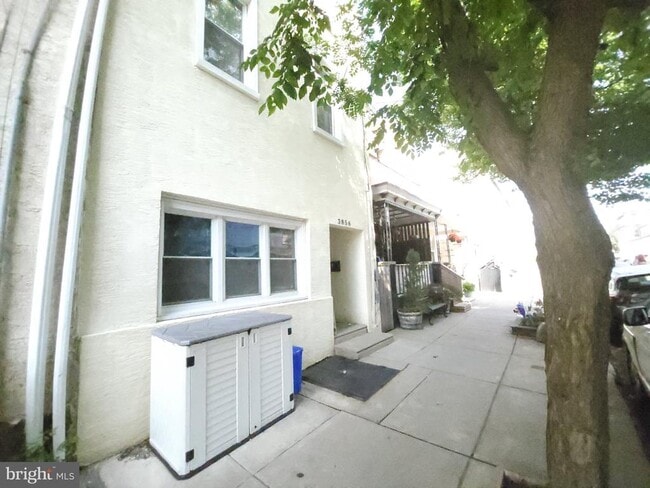Building Photo - 3856 Terrace St