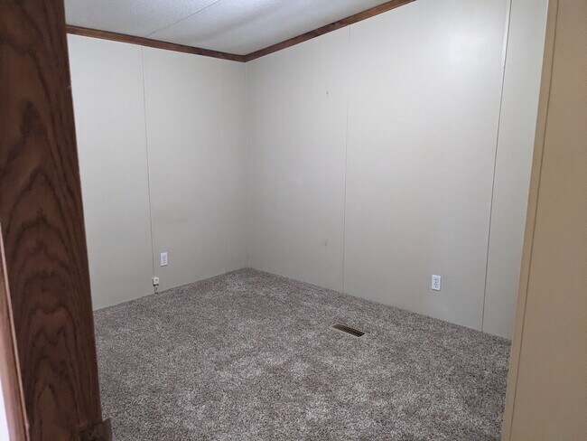 Building Photo - 2611 W Oxberry St