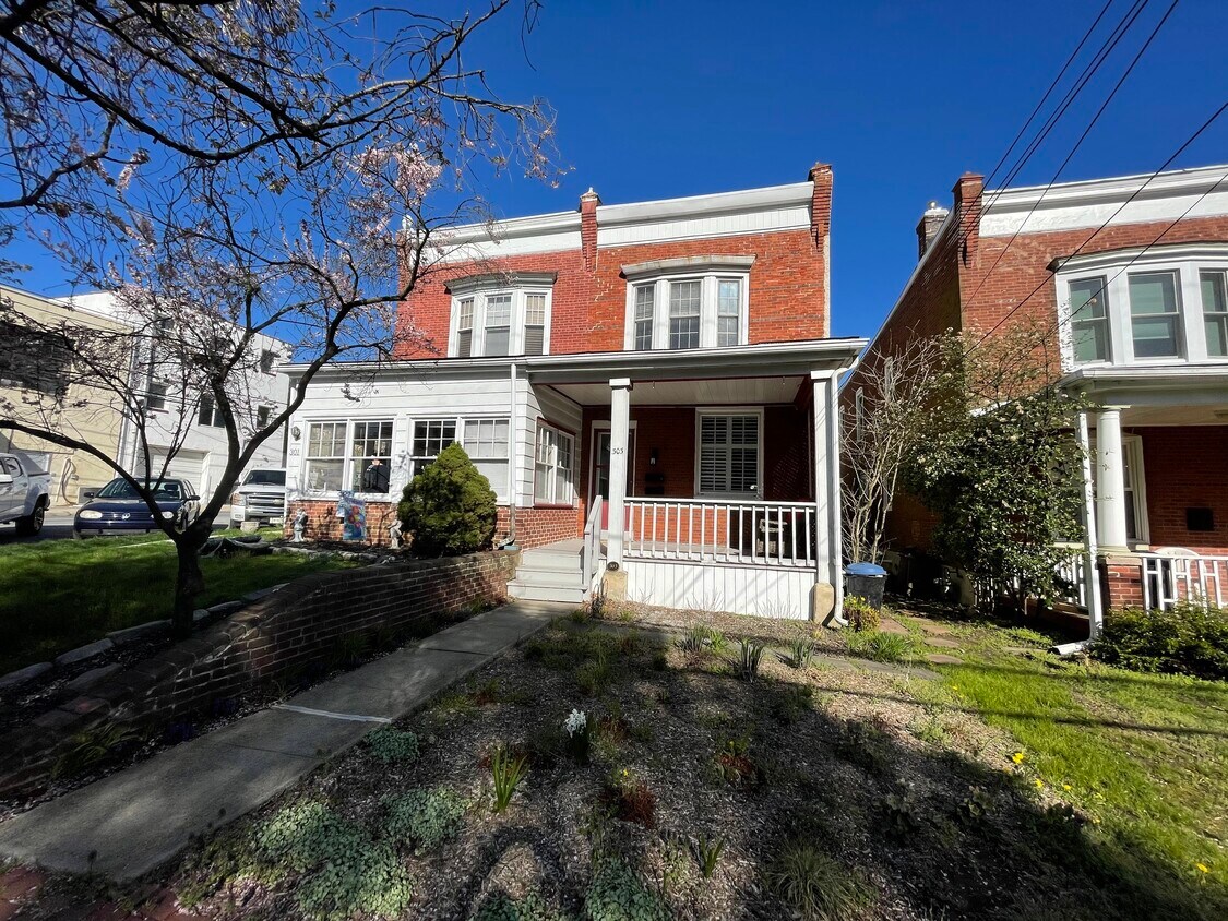 Main Pic - 303 S Olive St