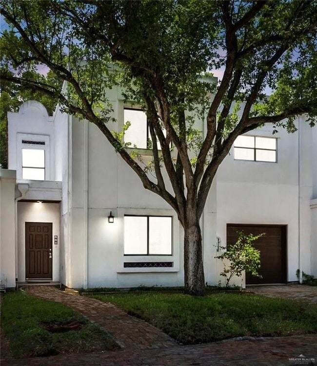 Building Photo - 113 W Tearose Ave