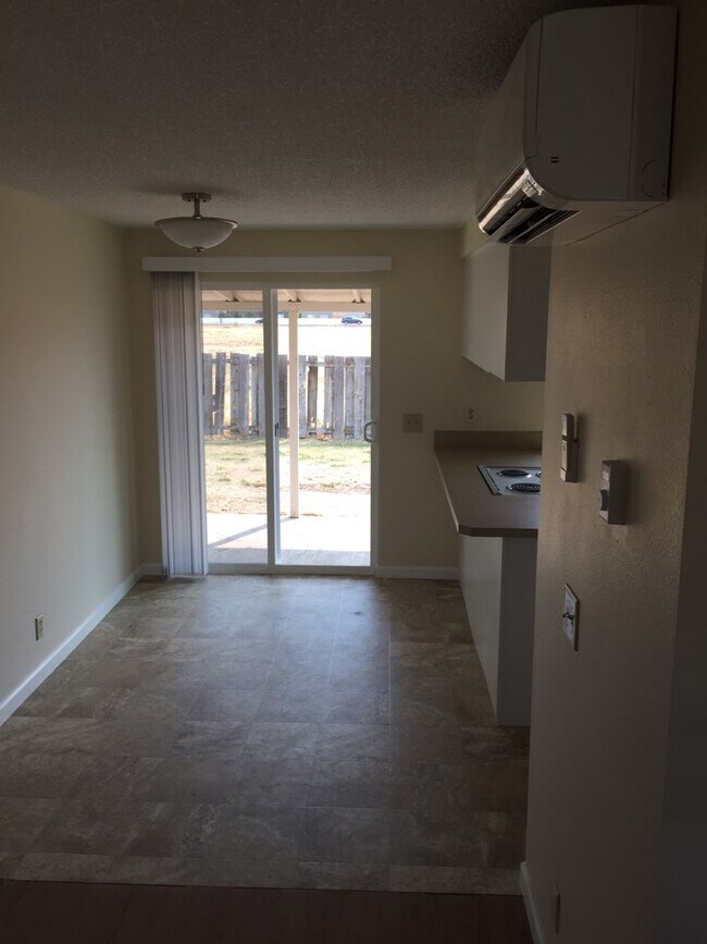 Dining Area & Back Yard Access - 3006 SW Glacier Ave