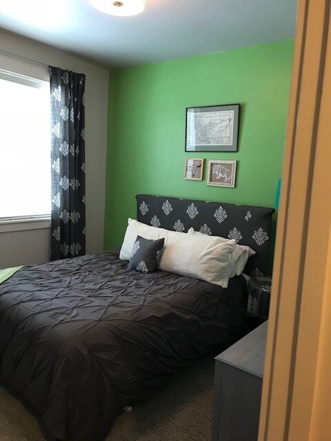 Foto del edificio - 3102 Summer View Ln