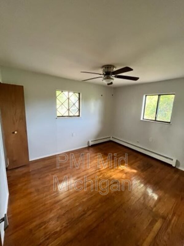 Foto del edificio - 1375 Lincoln Ave
