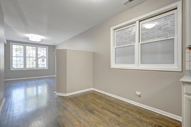 Foto del edificio - 1444 N Campbell Ave