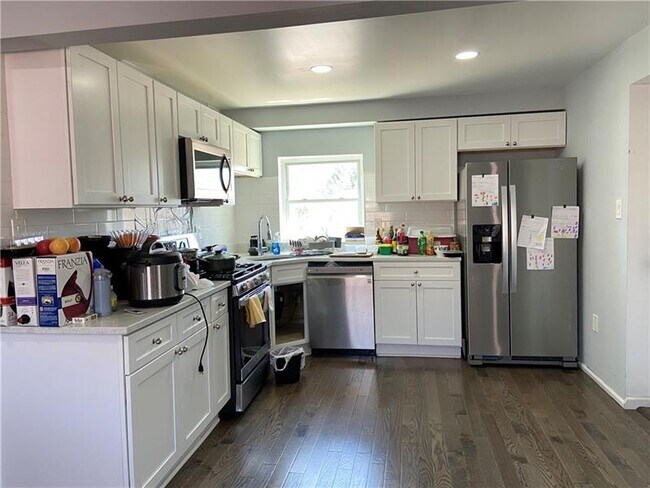 Foto del edificio - 6903 McClure Ave