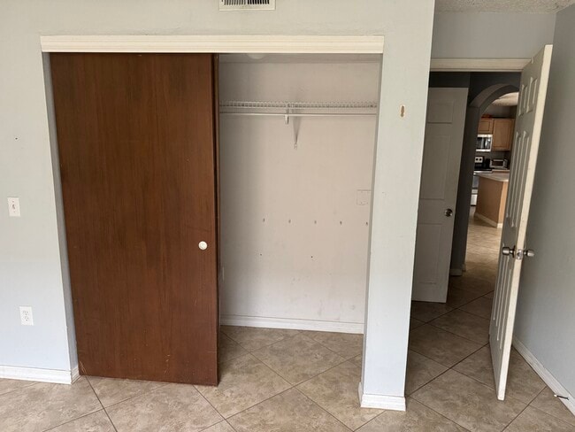 Building Photo - 4047 Stonefield Dr