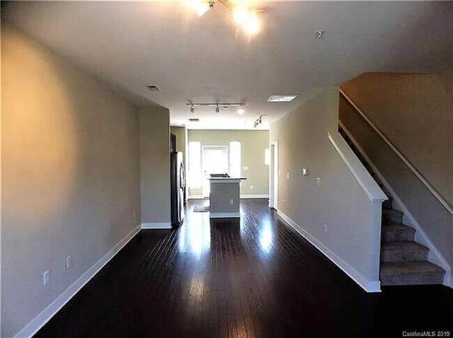 Foto del edificio - Room in 3 Bedroom Townhome at Seigle Point Dr