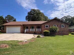 Building Photo - 304 Lakeshore Dr