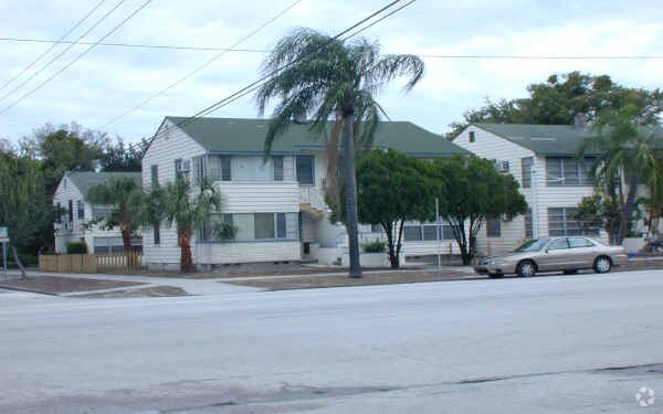 Primary Photo - 1649 1st Ave N