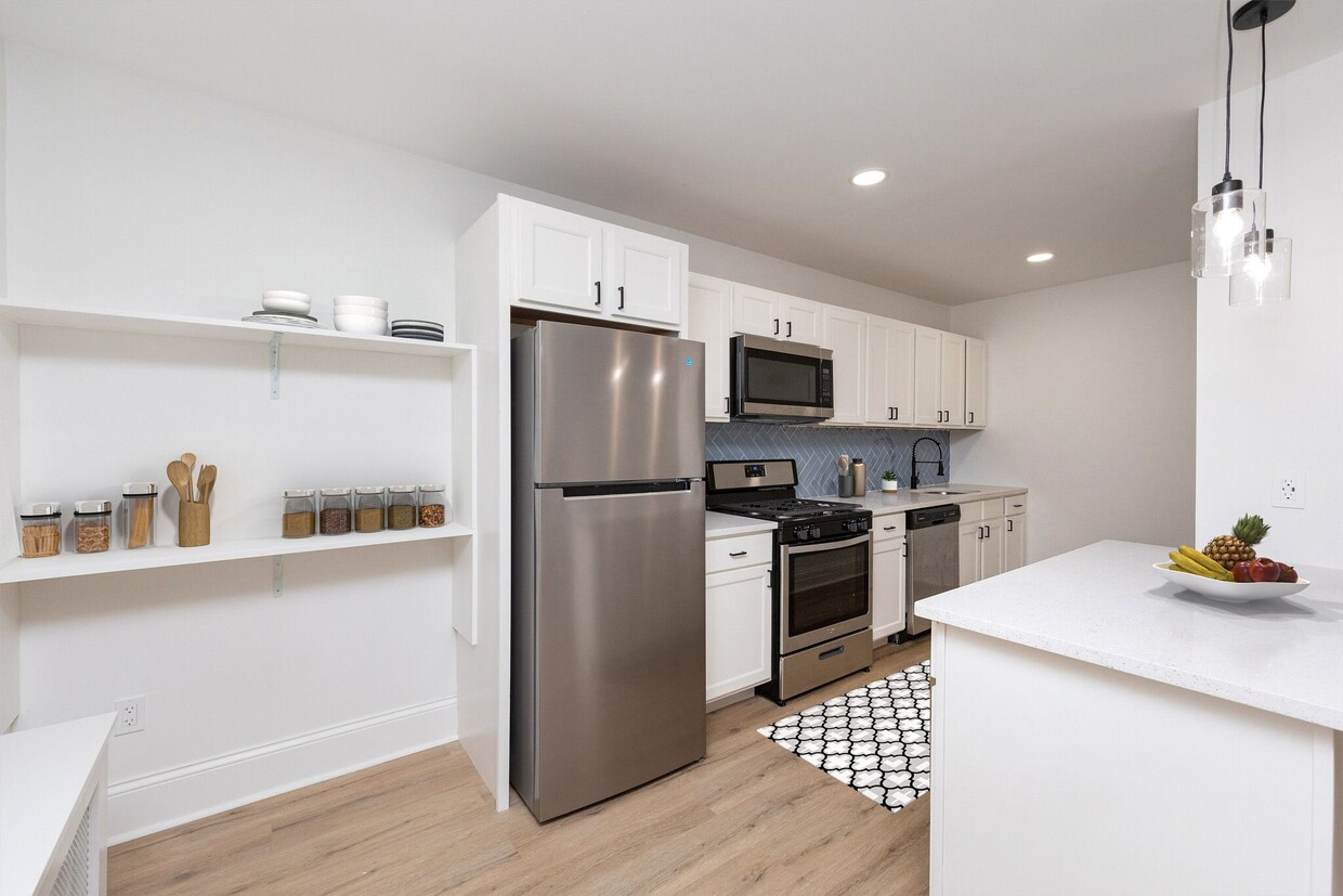 Cocina renovada (1BR, 1BA) - Corner Grove Apartments