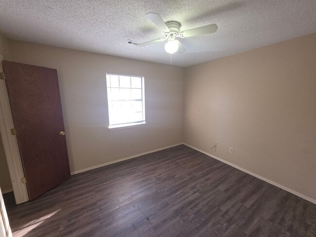 Foto del edificio - 1909 Cypress Pl