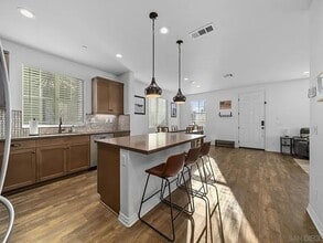 Building Photo - 524 Heron Ln