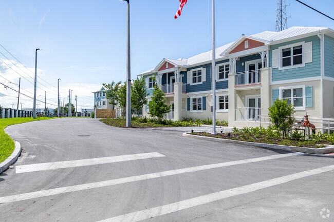 Main Entrance - Lofts at Bahama Village
