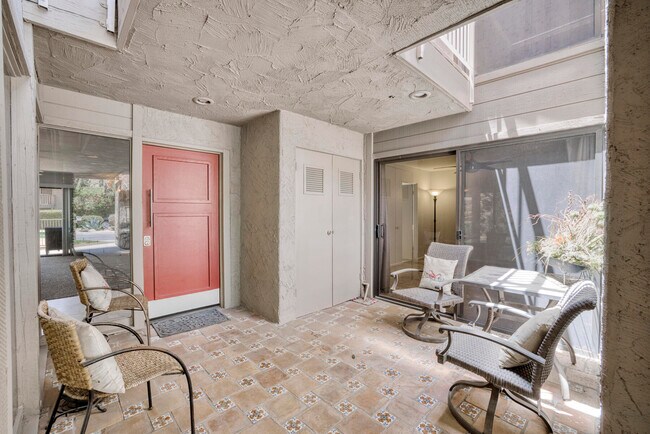 Building Photo - 46635 Arapahoe Dr